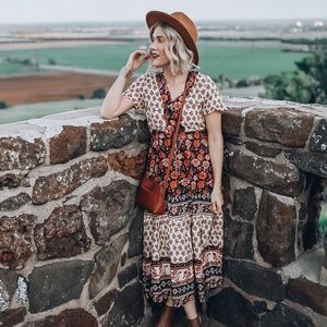 Gorgeous Chicwish Fall Midi Dress